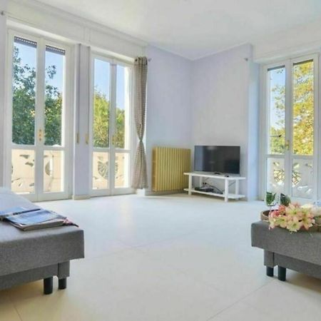 Bacone Liberty Olimpia Apartment Milan Bagian luar foto